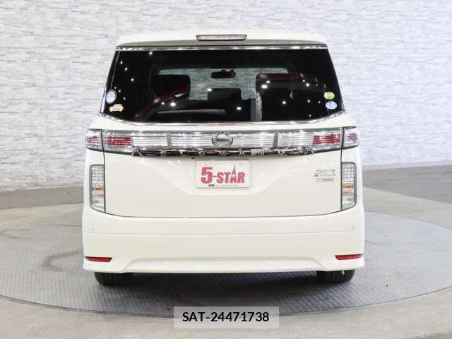 Nissan ELGRAND 2017-05 7218087-14