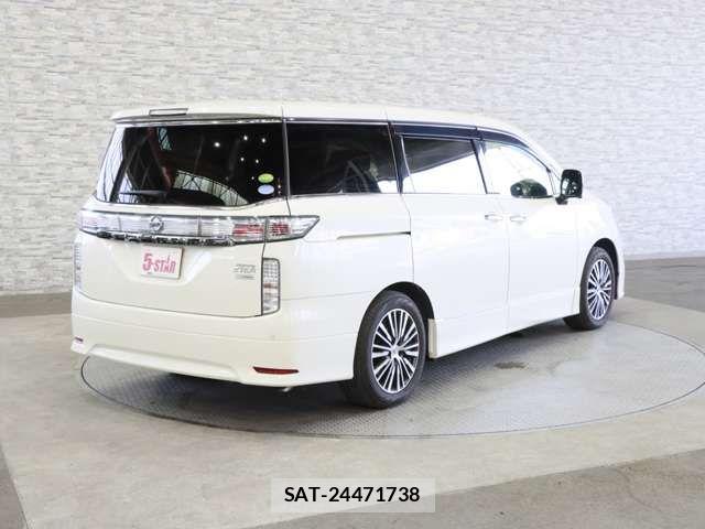 Nissan ELGRAND 2017-05 7218087-19
