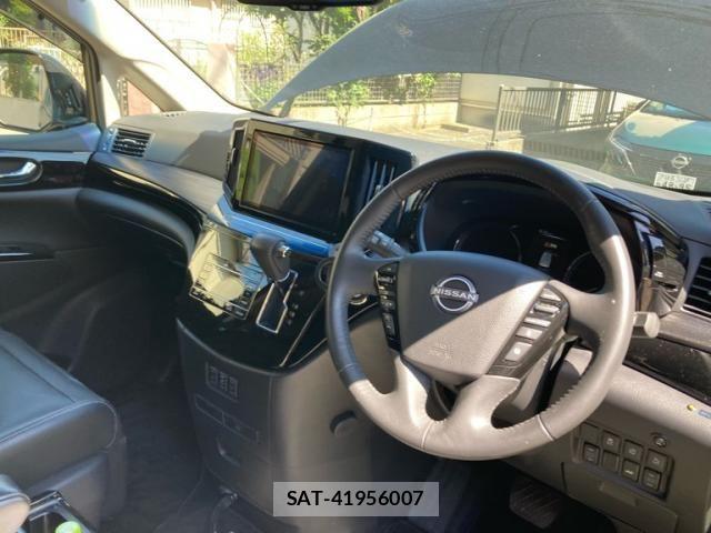 Nissan ELGRAND 2023-05 7218097-14