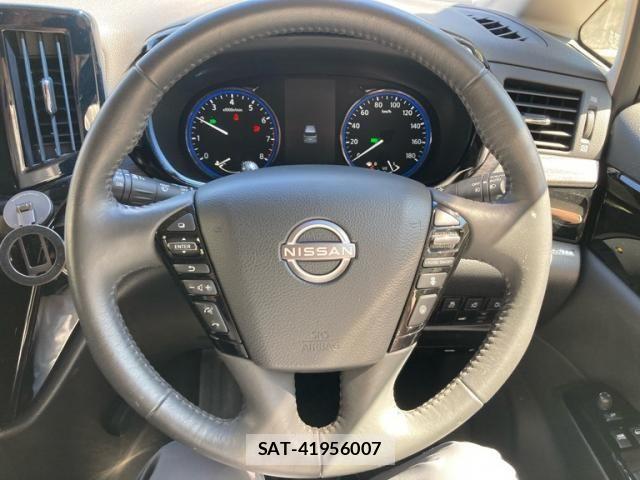 Nissan ELGRAND 2023-05 7218097-16