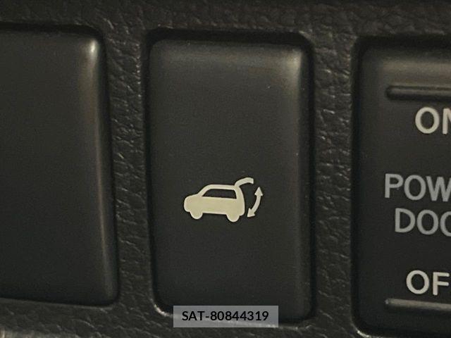 Nissan ELGRAND 2015-03 7218084-6