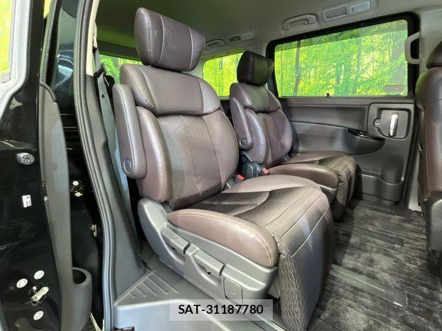 Nissan ELGRAND 2021-11 7218093-10