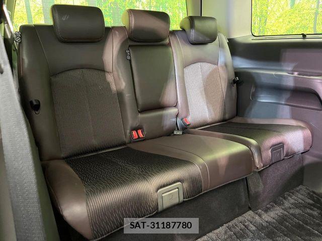 Nissan ELGRAND 2021-11 7218093-11