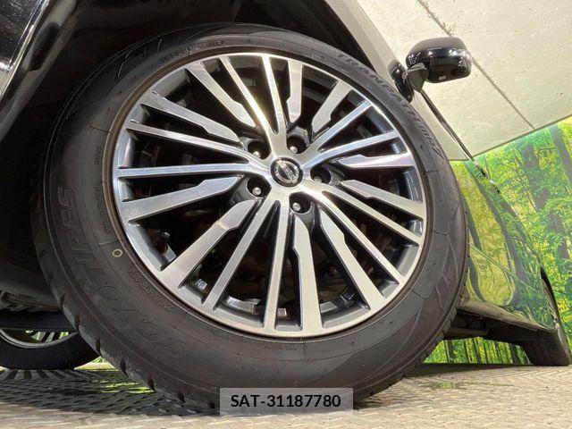 Nissan ELGRAND 2021-11 7218093-14