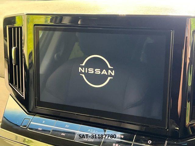 Nissan ELGRAND 2021-11 7218093-2
