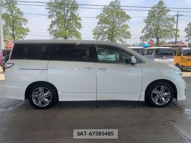 Nissan ELGRAND 2012-02 7218067-11