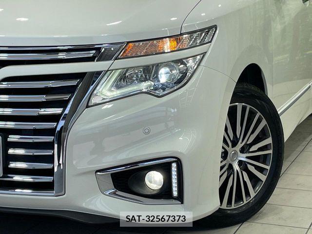 Nissan ELGRAND 2014-02 7218081-12