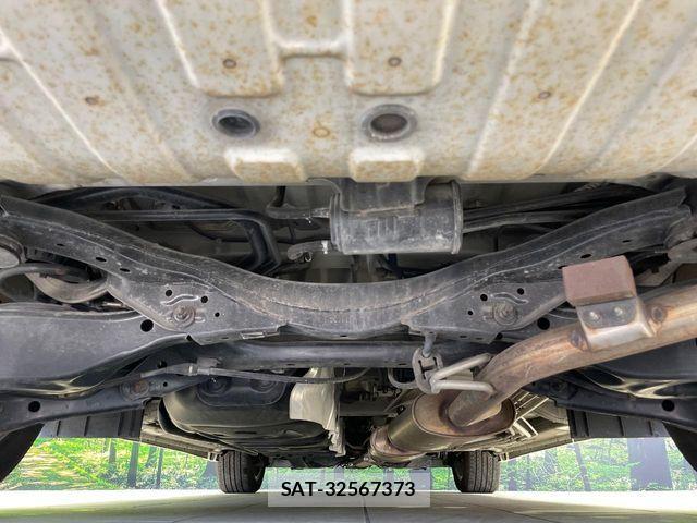 Nissan ELGRAND 2014-02 7218081-19