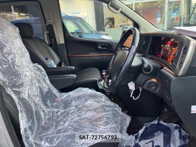Nissan ELGRAND 2005-07 7218061-5