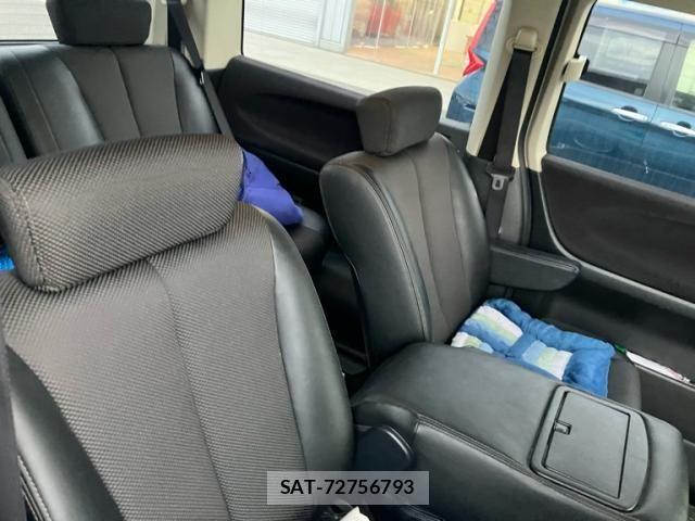 Nissan ELGRAND 2005-07 7218061-6