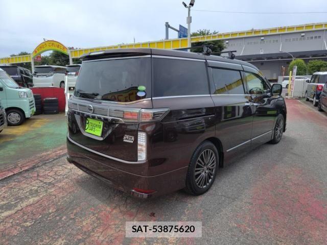 Nissan ELGRAND 2015-09 7218085-10