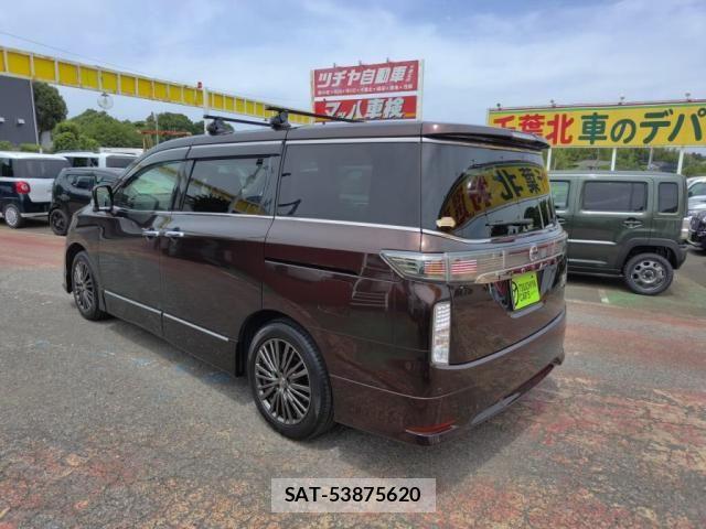 Nissan ELGRAND 2015-09 7218085-11