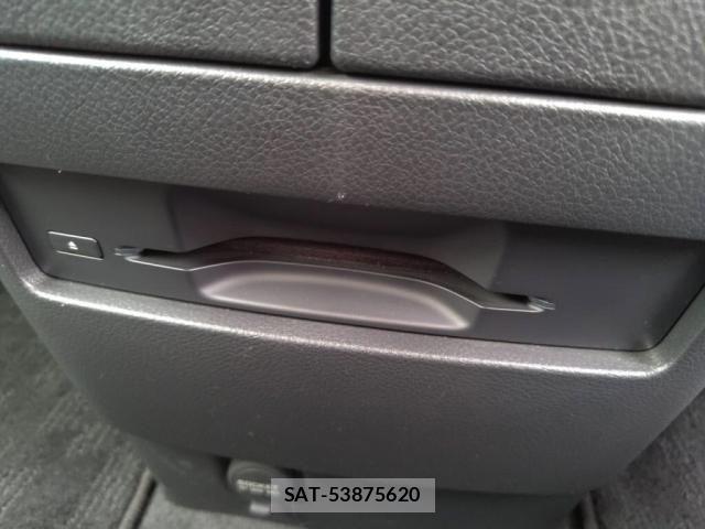 Nissan ELGRAND 2015-09 7218085-19