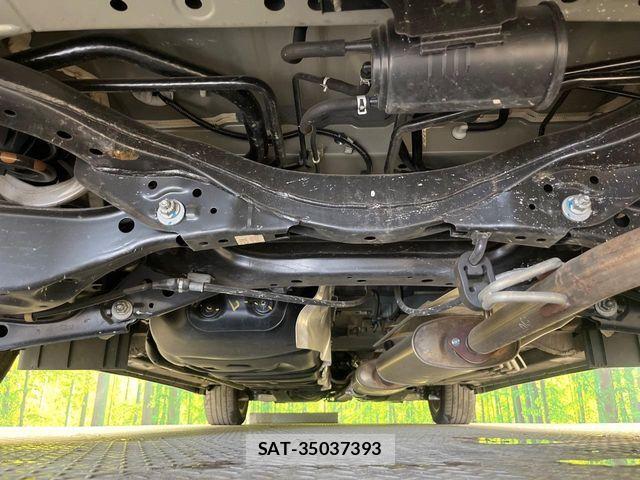 Nissan ELGRAND 2015-03 7250706-19
