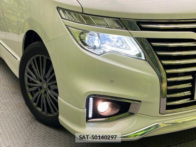 Nissan ELGRAND 2017-09 7250702-12
