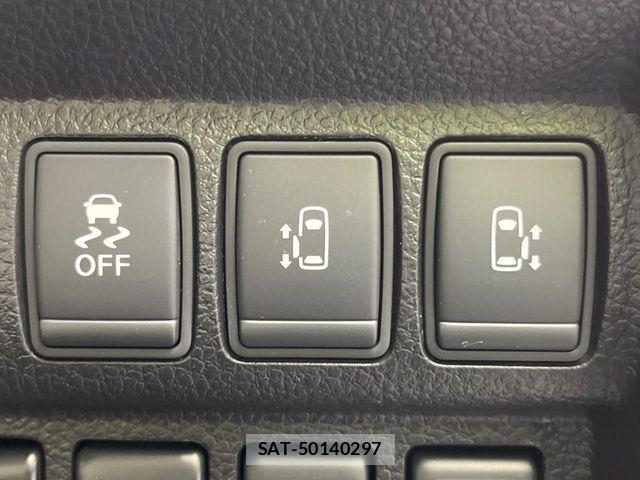Nissan ELGRAND 2017-09 7250702-5