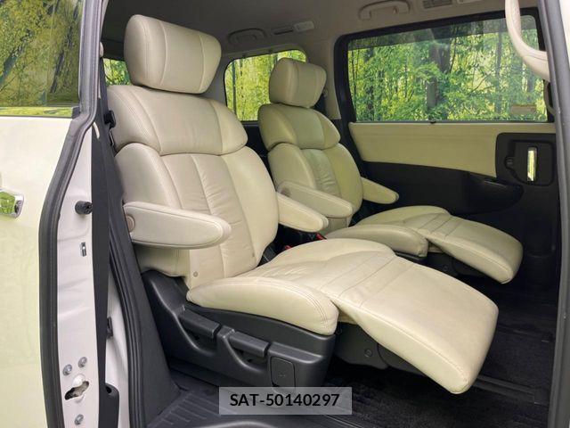 Nissan ELGRAND 2017-09 7250702-8