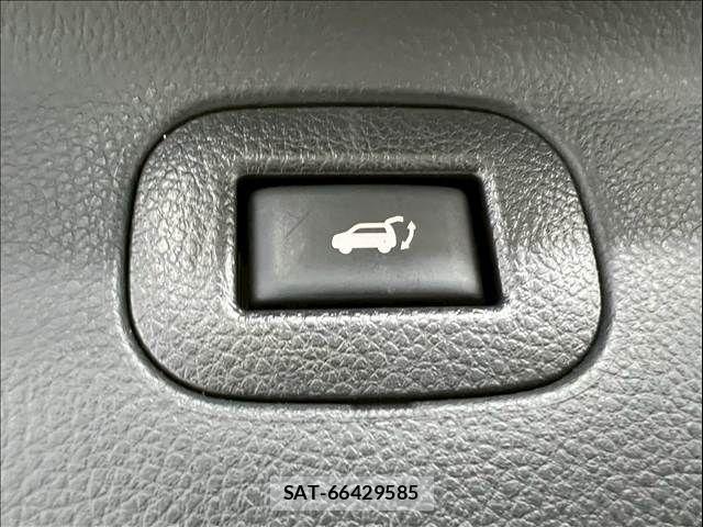 Nissan ELGRAND 2021-03 7250699-6