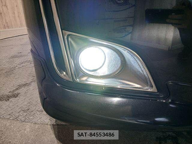 Nissan ELGRAND 2012-09 7250717-11