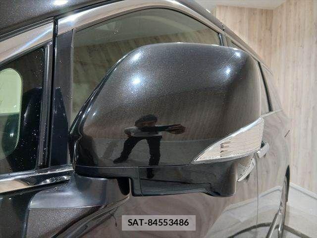 Nissan ELGRAND 2012-09 7250717-25