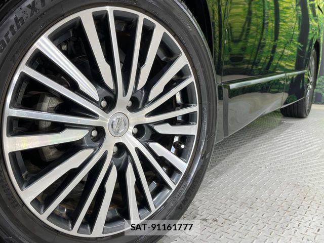 Nissan ELGRAND 2019-03 7250705-12