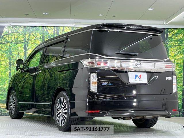 Nissan ELGRAND 2019-03 7250705-16