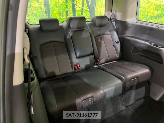 Nissan ELGRAND 2019-03 7250705-8