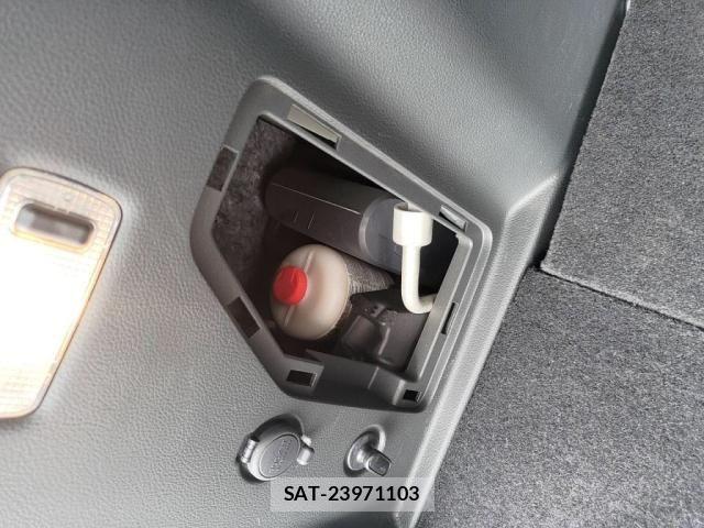 Nissan ELGRAND 2013-03 7250715-27