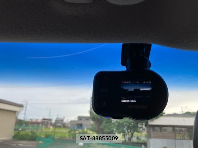 Nissan ELGRAND 2016-09 7250710-21