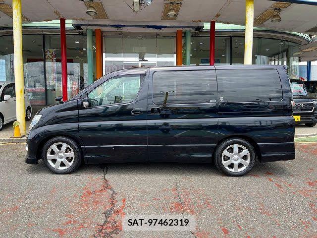 Nissan ELGRAND 2010-03 7271852-13