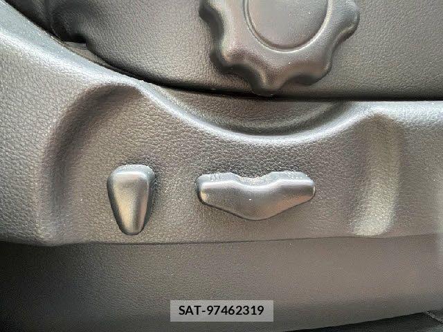 Nissan ELGRAND 2010-03 7271852-20