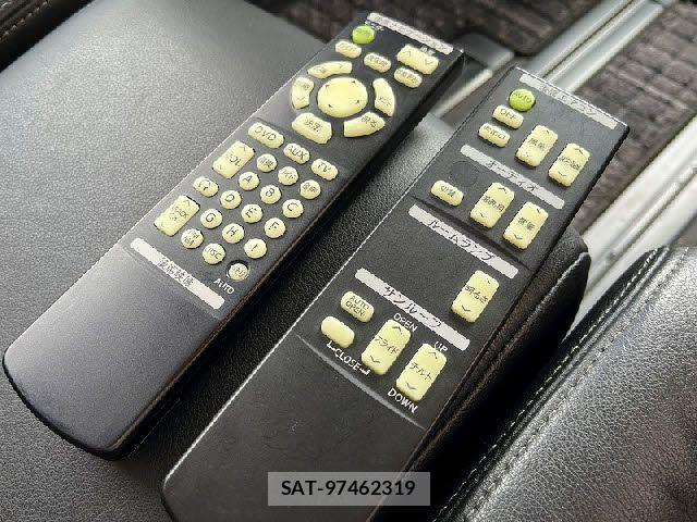 Nissan ELGRAND 2010-03 7271852-22