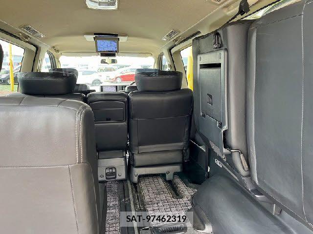 Nissan ELGRAND 2010-03 7271852-24