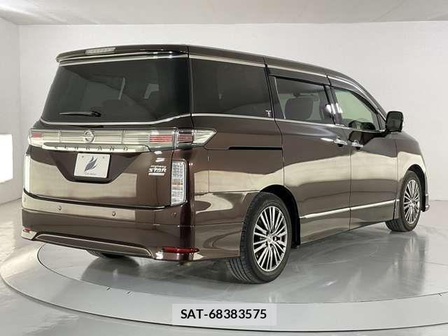 Nissan ELGRAND 2018-03 7271853-5