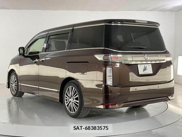 Nissan ELGRAND 2018-03 7271853-3