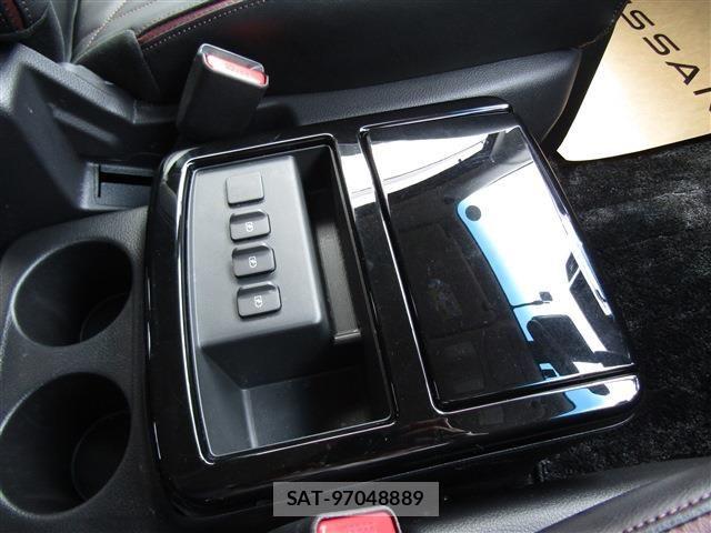 Nissan ELGRAND 2022-12 7326906-16