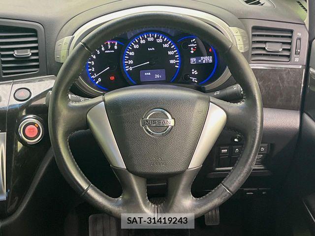 Nissan ELGRAND 2012-05 7326917-11