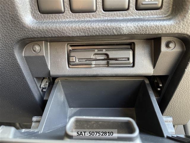 Nissan ELGRAND 2021-07 7326907-12