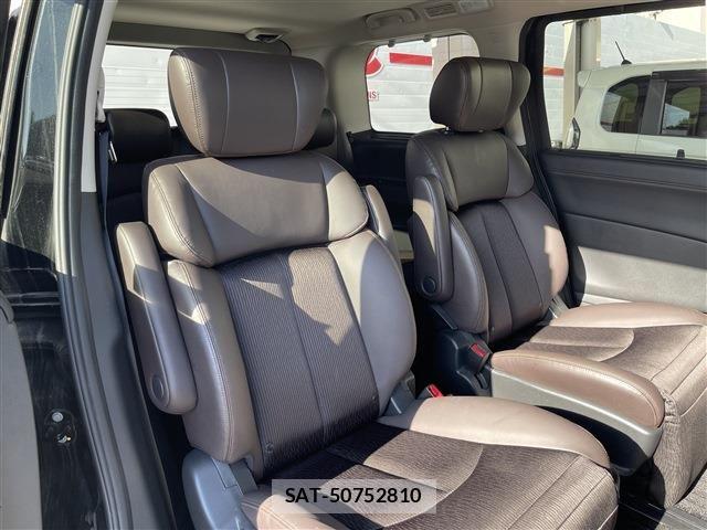 Nissan ELGRAND 2021-07 7326907-15