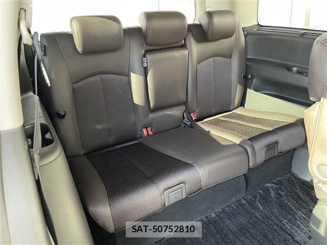 Nissan ELGRAND 2021-07 7326907-16