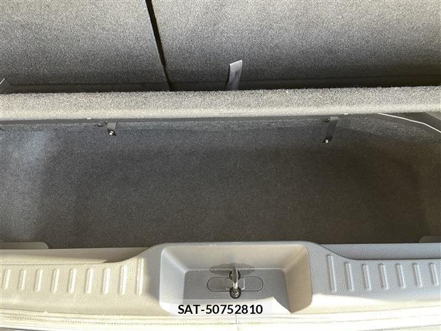 Nissan ELGRAND 2021-07 7326907-18