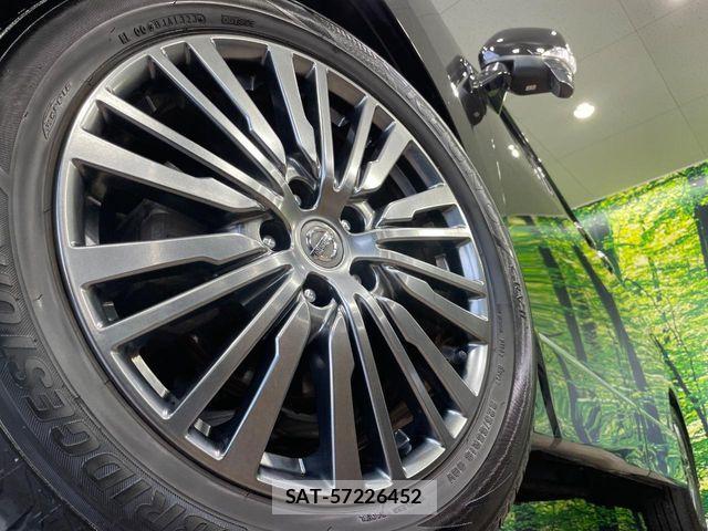 Nissan ELGRAND 2017-03 7326911-12