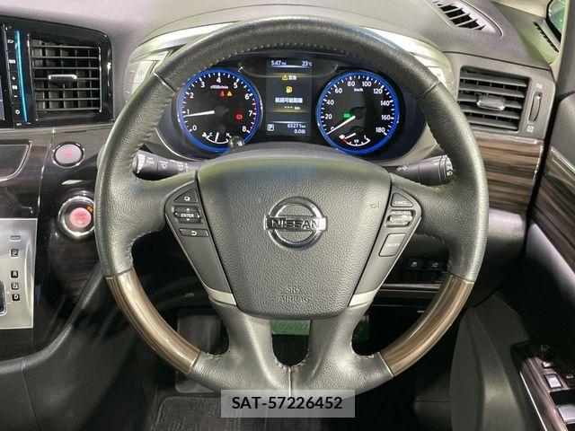 Nissan ELGRAND 2017-03 7326911-13