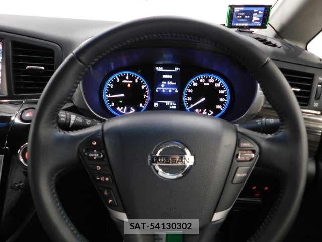 Nissan ELGRAND 2017-03 7326913-19