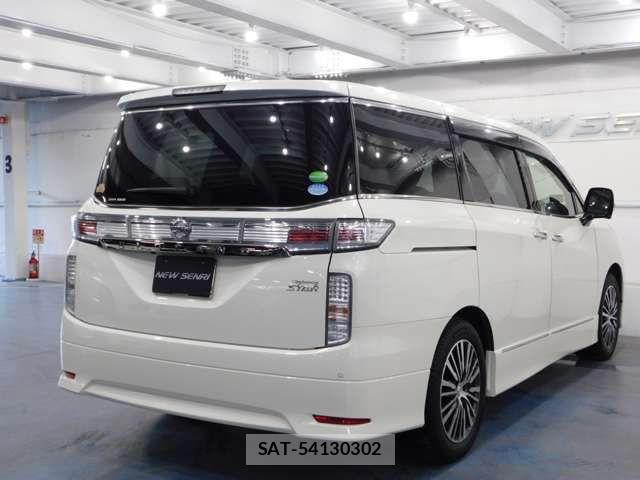 Nissan ELGRAND 2017-03 7326913-3