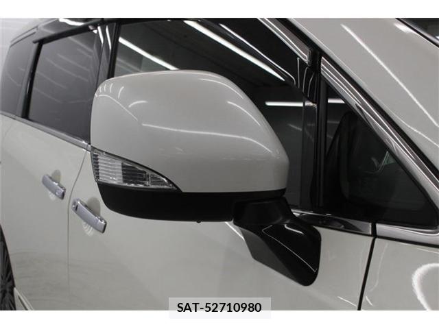 Nissan ELGRAND 2018-03 7357654-9
