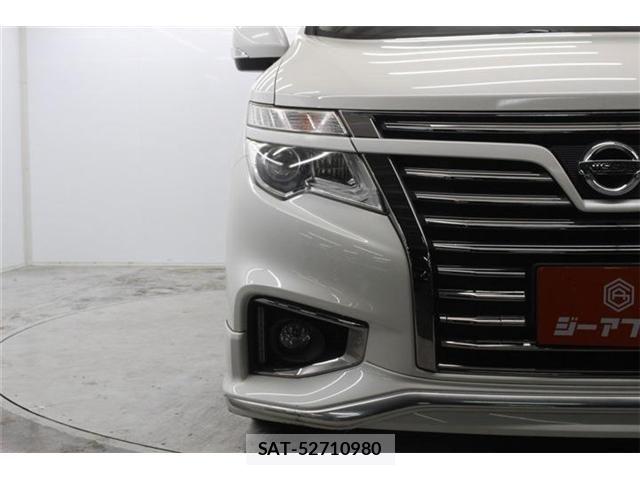Nissan ELGRAND 2018-03 7357654-10