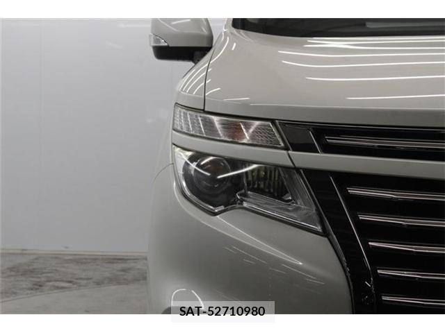 Nissan ELGRAND 2018-03 7357654-11