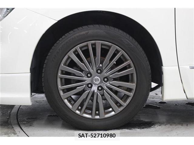 Nissan ELGRAND 2018-03 7357654-23