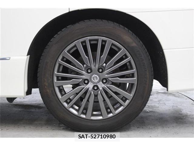 Nissan ELGRAND 2018-03 7357654-24